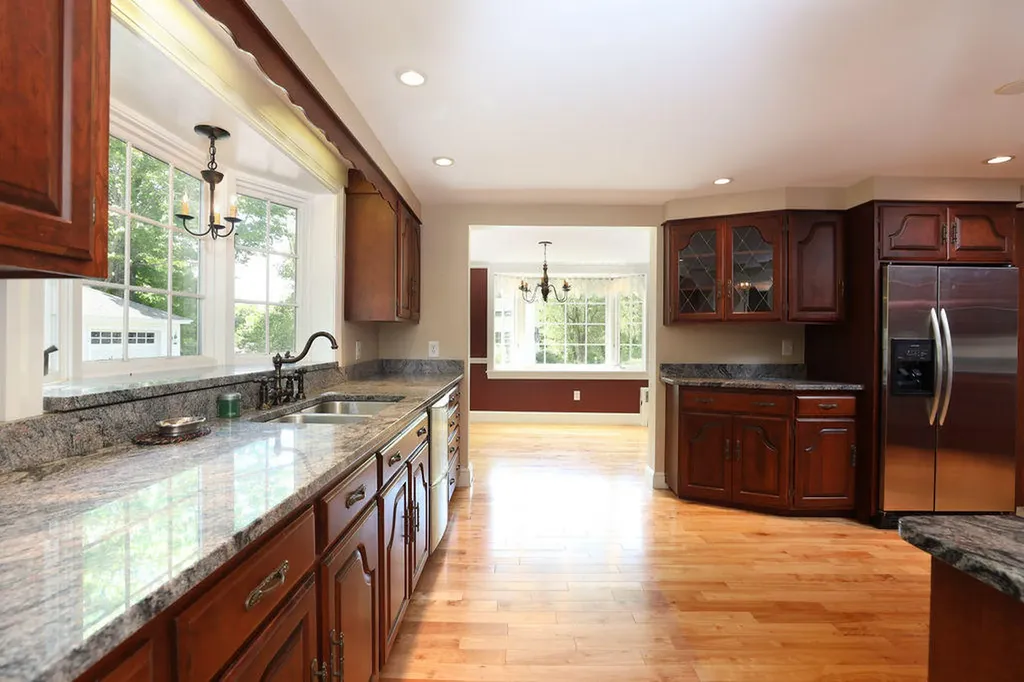 35 Pleasant Street Kennebunk ME 04043