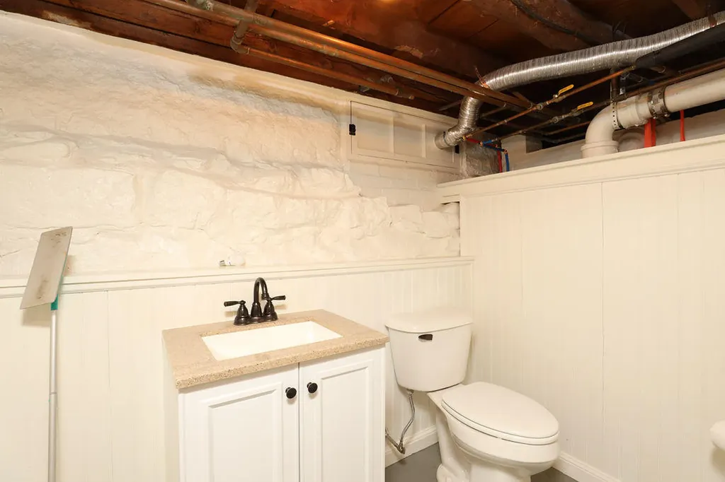 35 Pleasant Street Kennebunk ME 04043