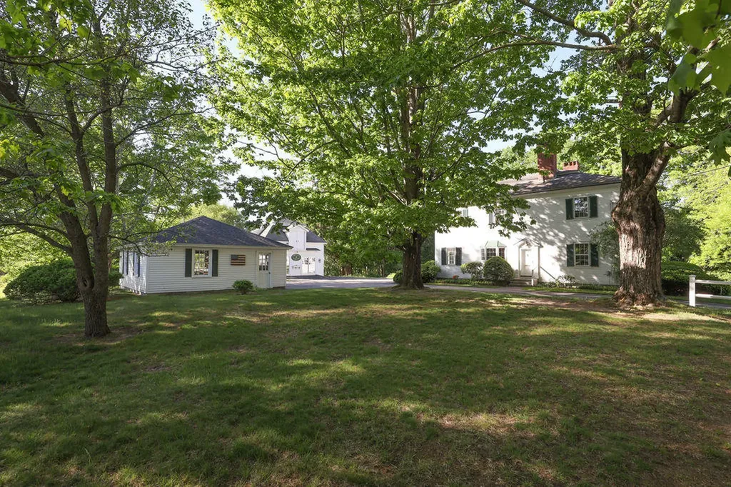 35 Pleasant Street Kennebunk ME 04043