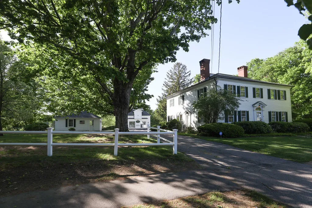 35 Pleasant Street Kennebunk ME 04043