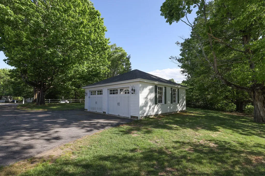 35 Pleasant Street Kennebunk ME 04043