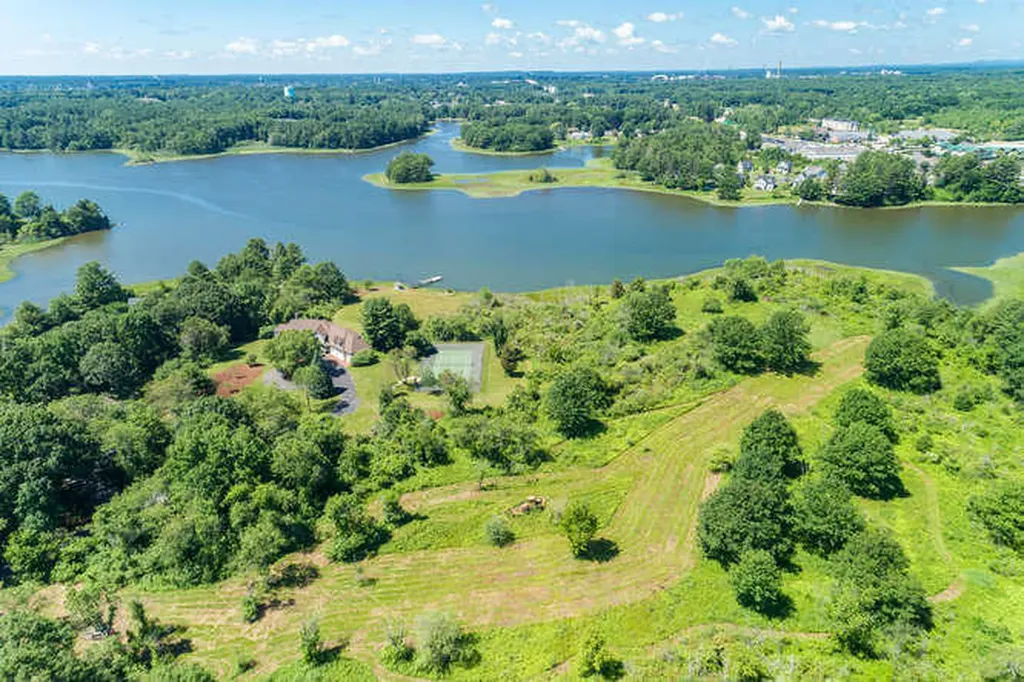 6 Spencers Way Kittery ME 03904