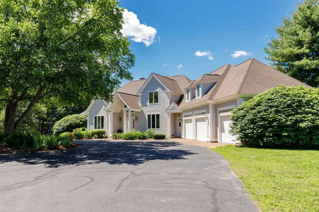 6 Spencers Way Kittery ME 03904
