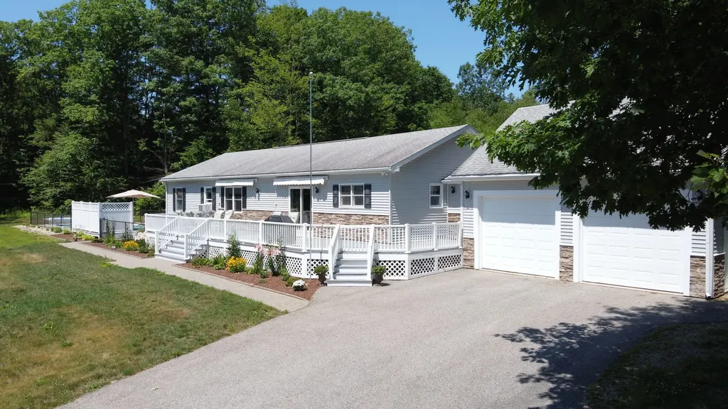 29 White Tail Ridge Eliot ME 03903