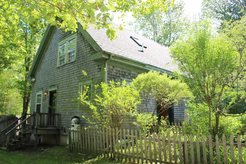 81 Toad Road Saint George ME 04860