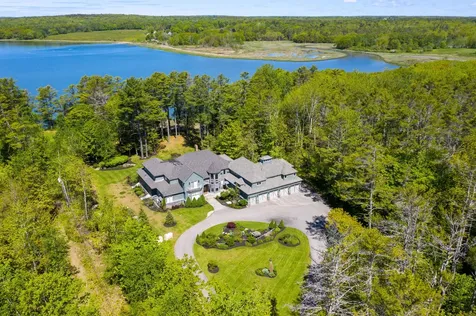 562 Mere Point Road Brunswick ME 04011
