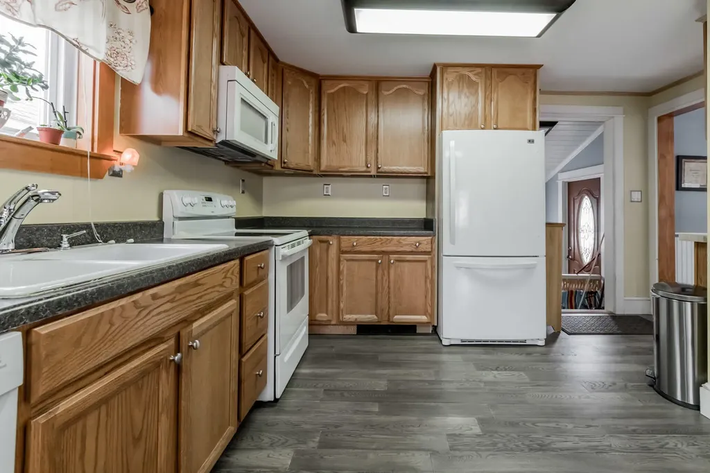 5 Railroad Avenue Rockland ME 04841