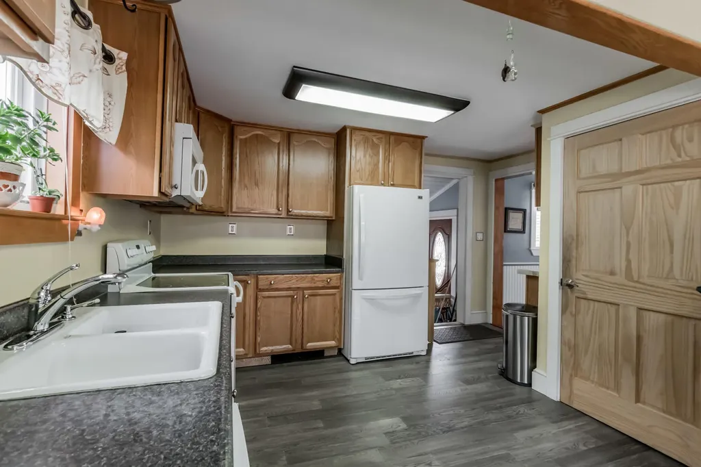 5 Railroad Avenue Rockland ME 04841