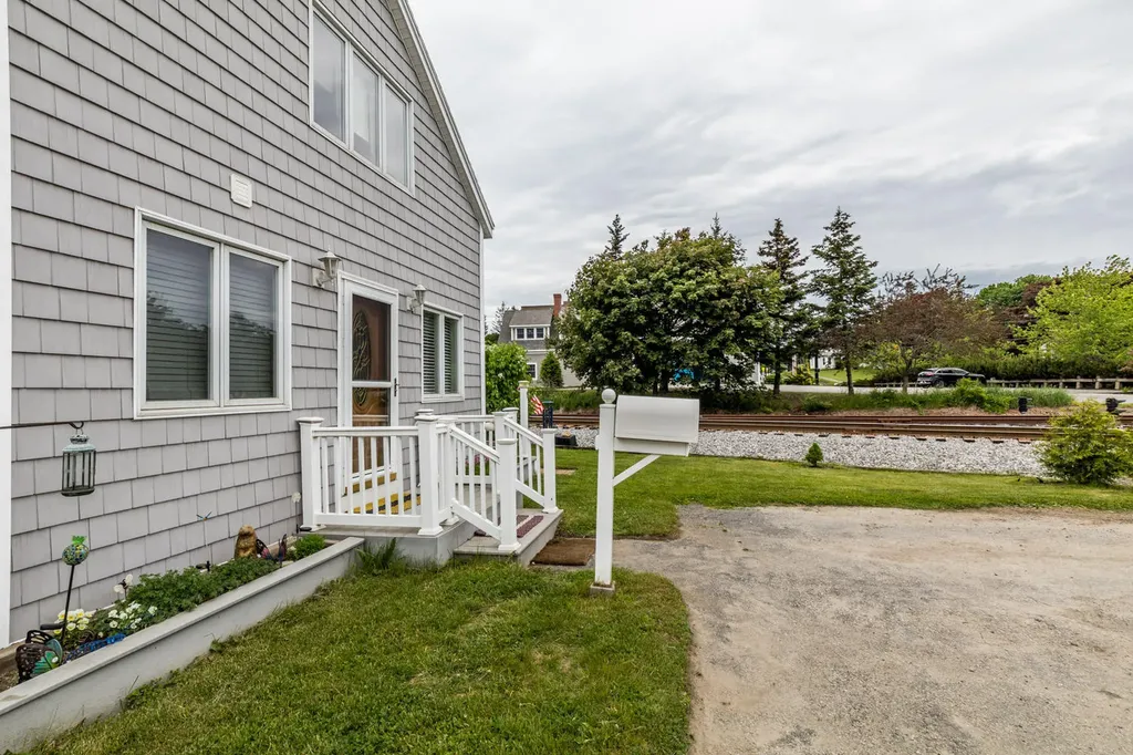 5 Railroad Avenue Rockland ME 04841