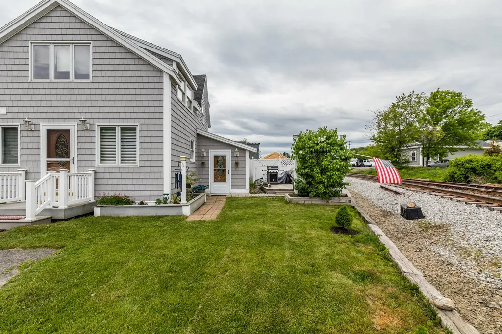 5 Railroad Avenue Rockland ME 04841