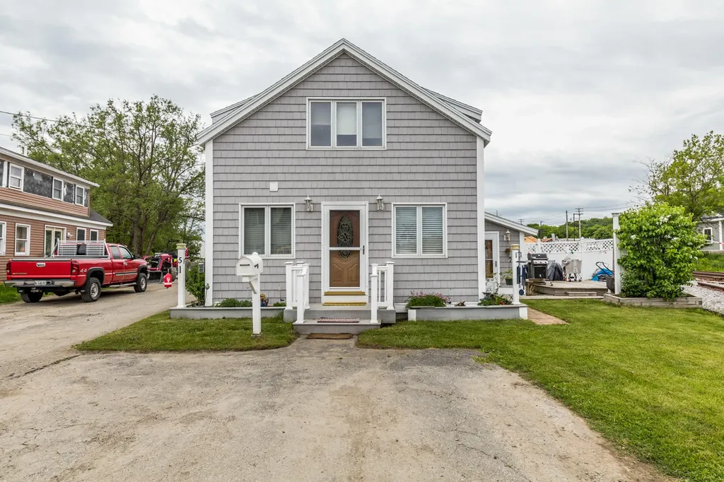 5 Railroad Avenue Rockland ME 04841