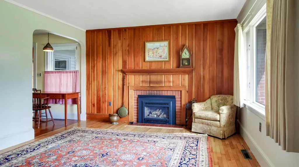 11 Mayflower Road Hallowell ME 04347