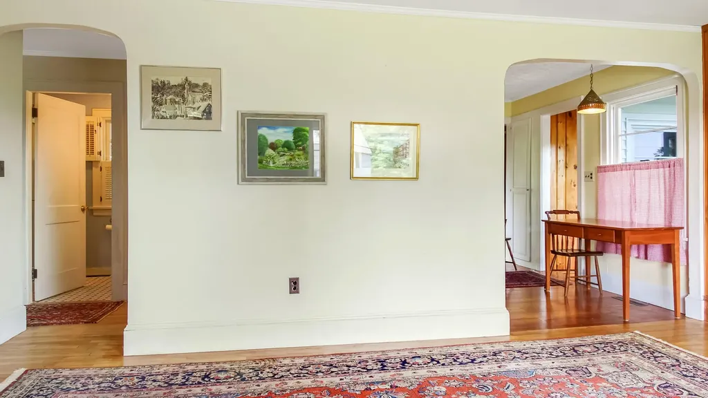 11 Mayflower Road Hallowell ME 04347