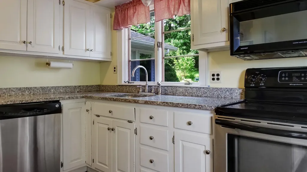 11 Mayflower Road Hallowell ME 04347