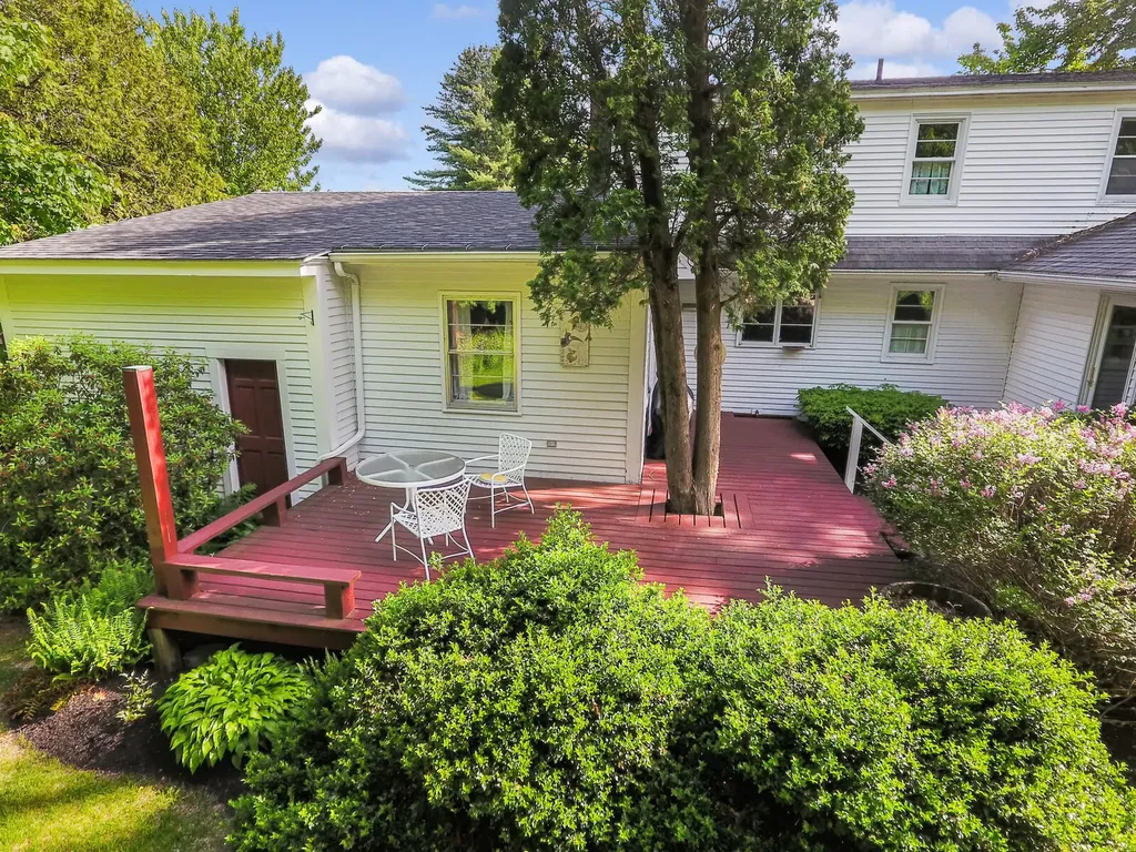 11 Mayflower Road Hallowell ME 04347
