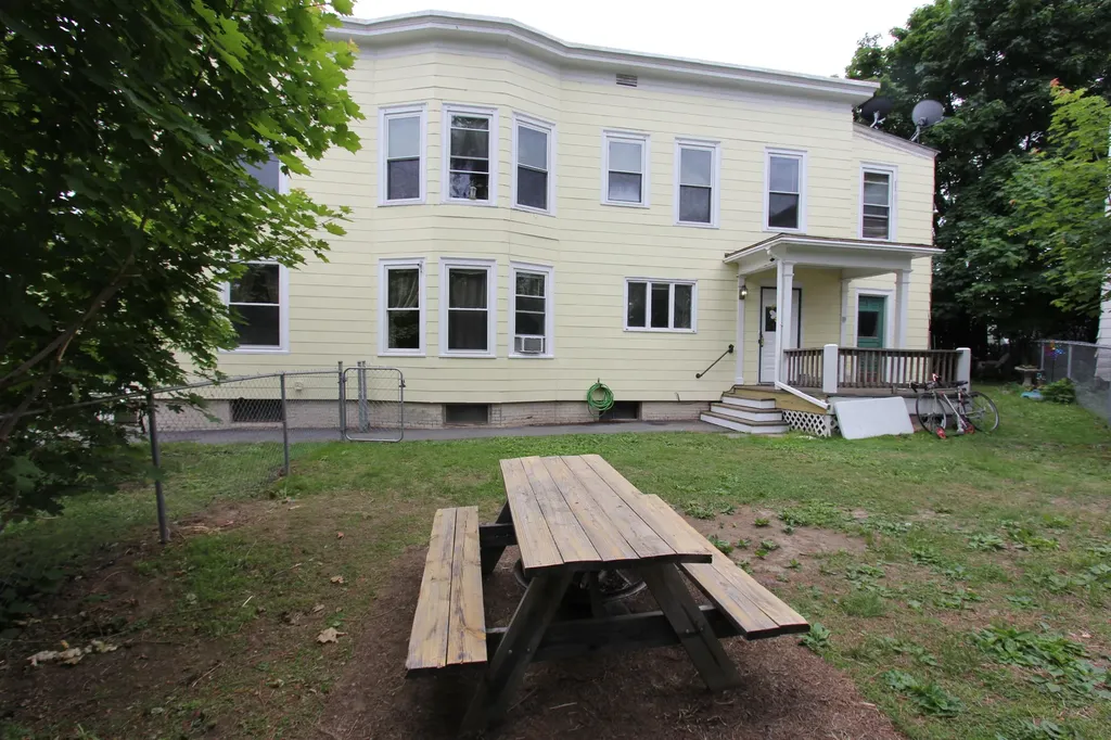 21 Holland Street Lewiston ME 04240