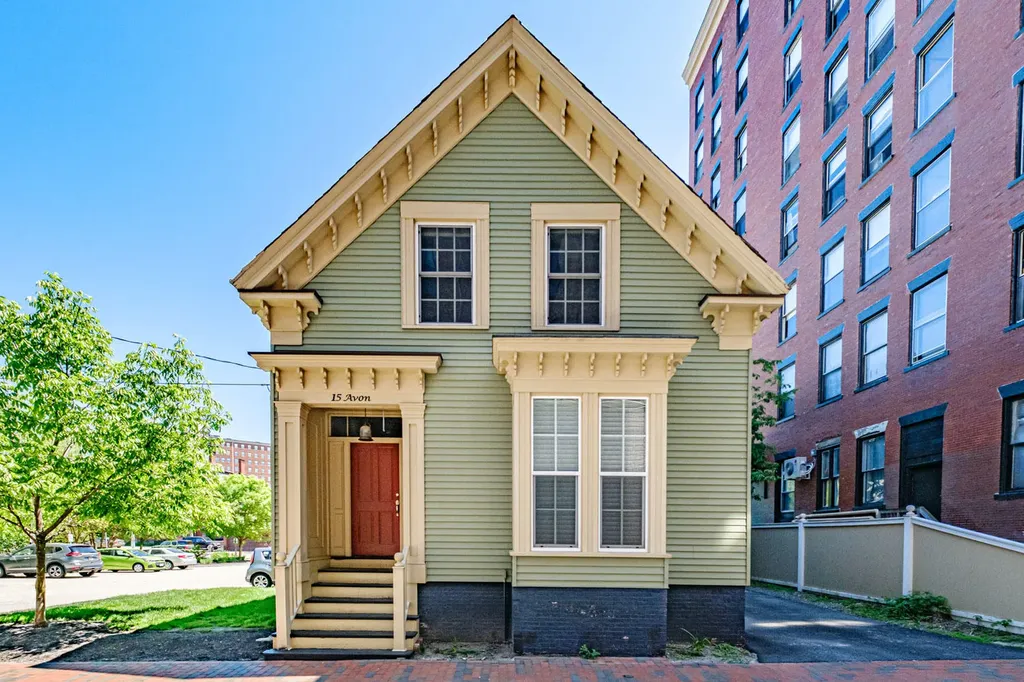 15 Avon Street Portland ME 04101
