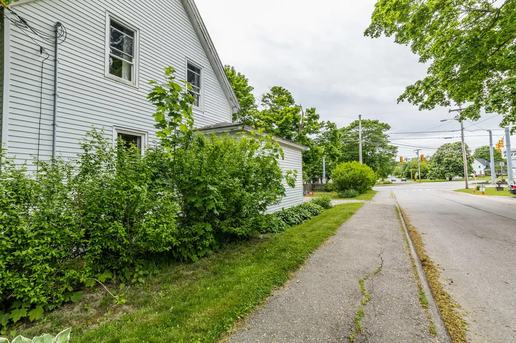 98 Cedar Street Rockland ME 04841