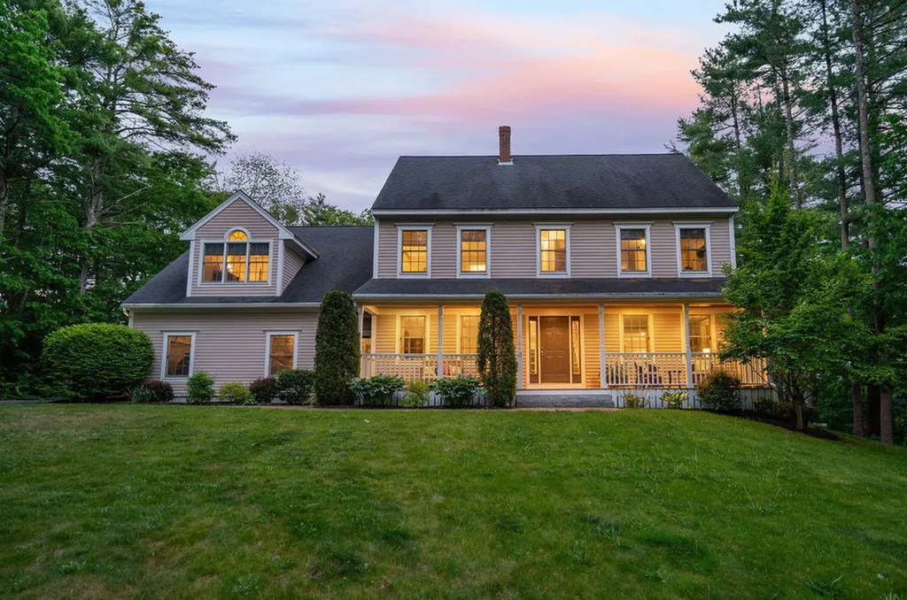3 Quaker Lane Falmouth ME 04105
