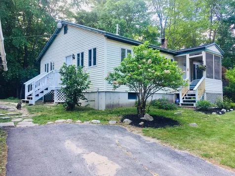 32 Clement Road Naples ME 04055