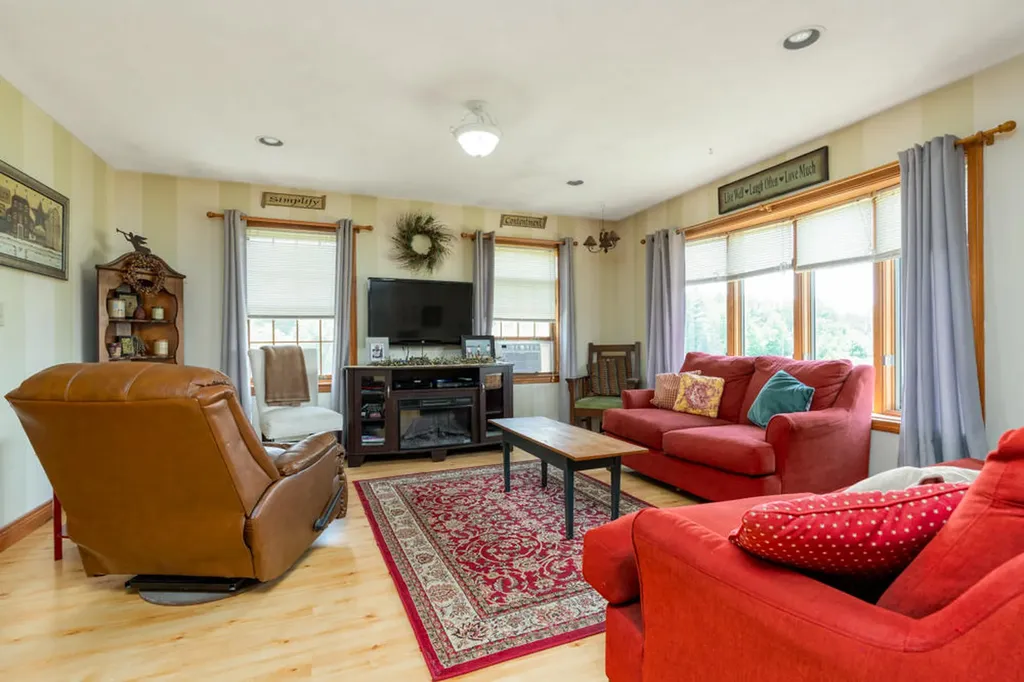 90 King Road Lisbon ME 04250