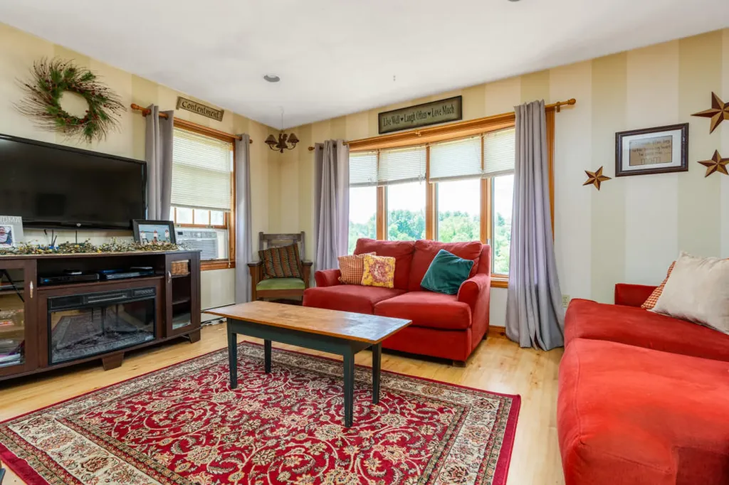 90 King Road Lisbon ME 04250