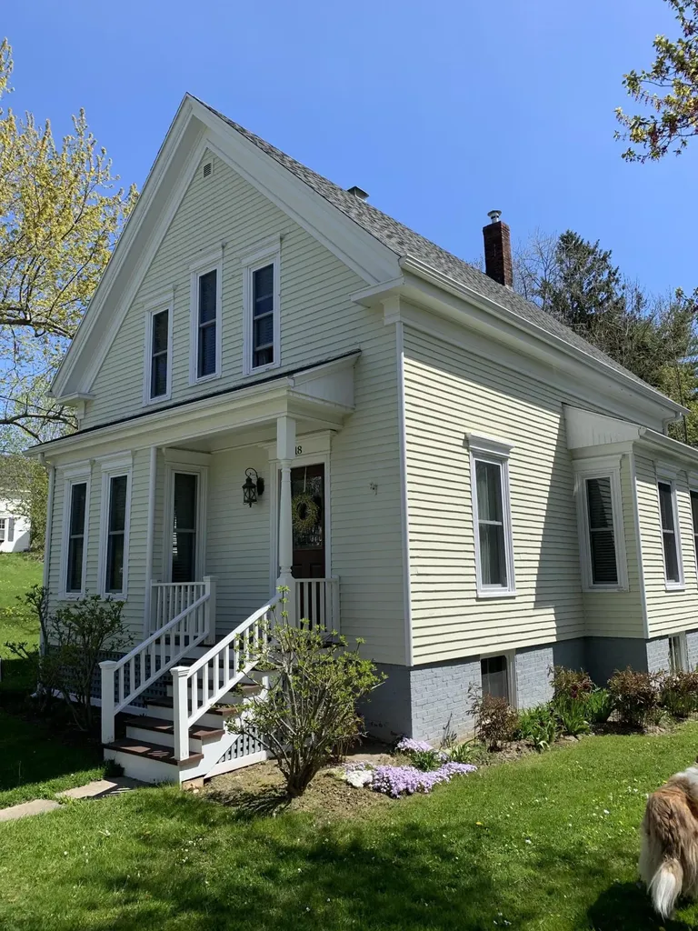 18 Dunn Street Thomaston ME 04861