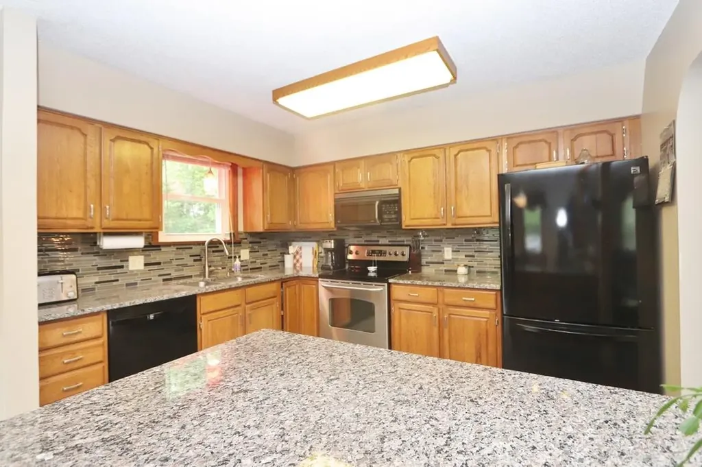 71 Roundstone Drive Glenburn ME 04401