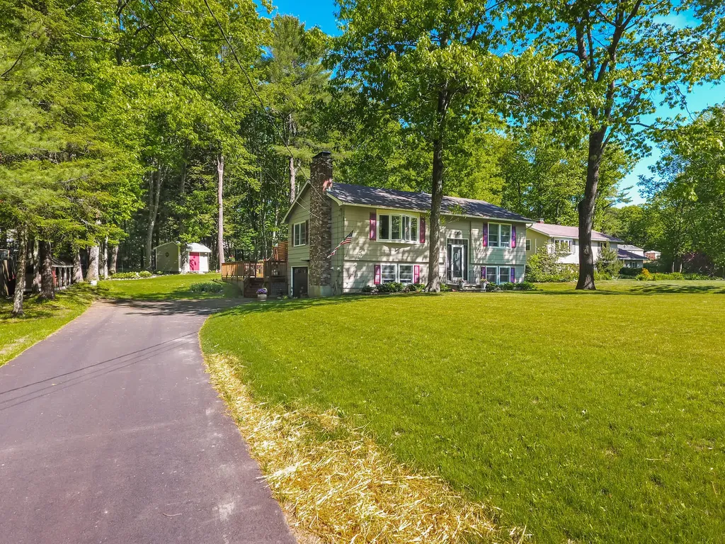 2 Somerset Place Topsham ME 04086