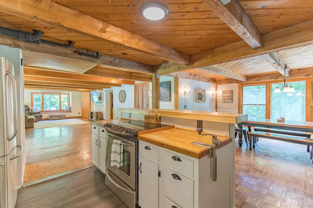48 Carpenter Hill Road Alfred ME 04002
