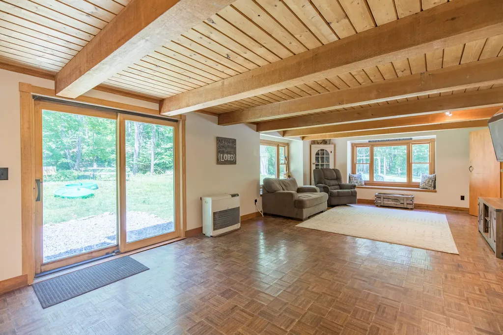 48 Carpenter Hill Road Alfred ME 04002