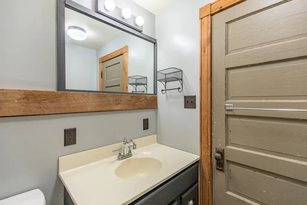 48 Carpenter Hill Road Alfred ME 04002