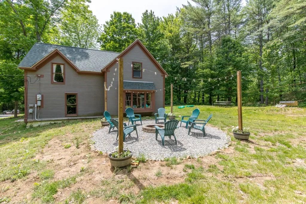 48 Carpenter Hill Road Alfred ME 04002