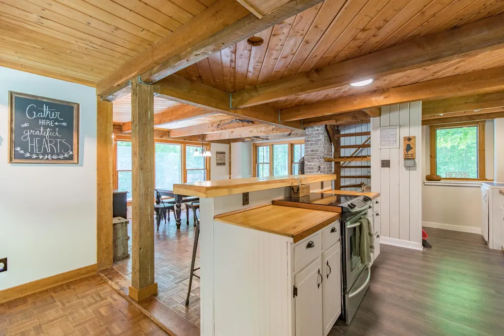 48 Carpenter Hill Road Alfred ME 04002