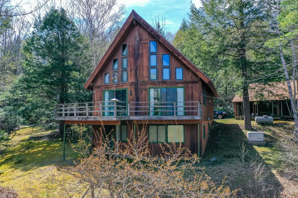 137 Peterson Lane Brunswick ME 04011