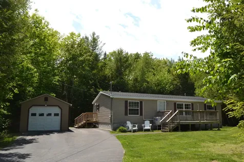 17 Randall Circle Brunswick ME 04011