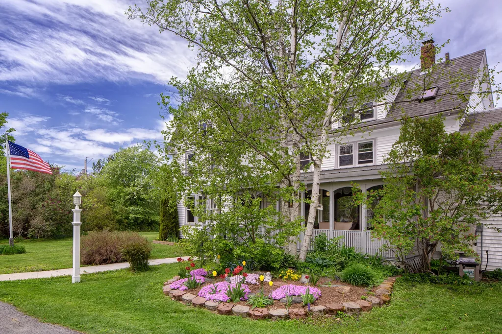 33 Westbrook Street South Thomaston ME 04858