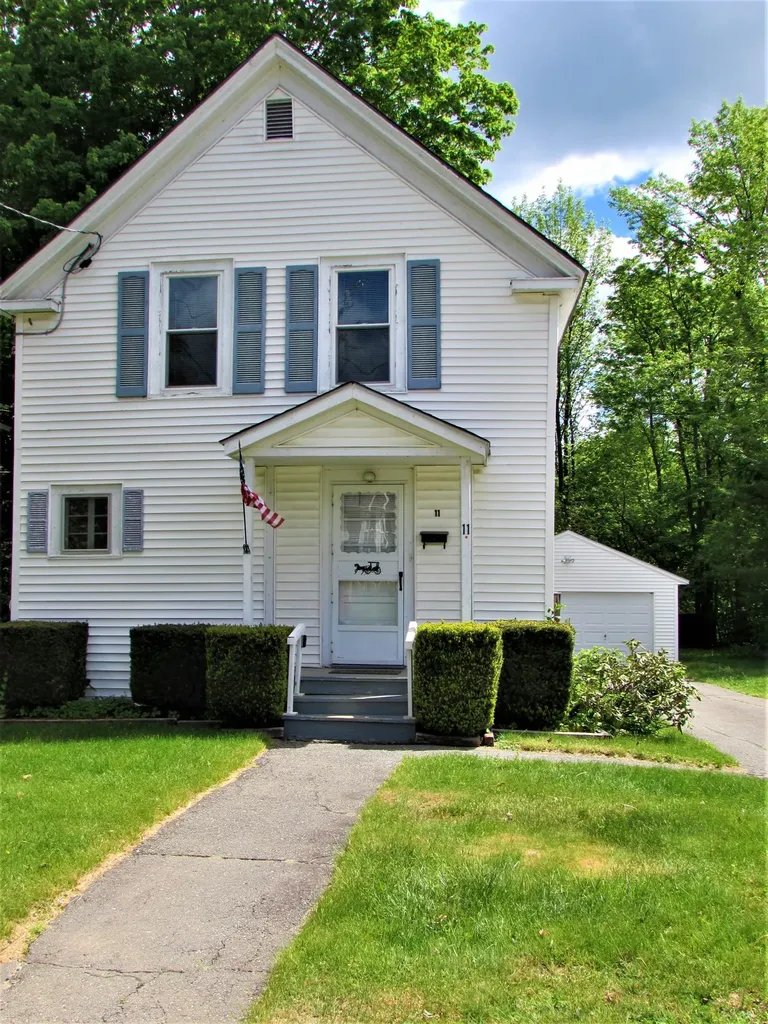 11 Hill Avenue Newport ME 04953