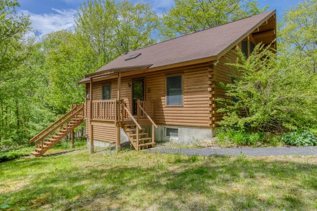 19 Cliff Road Boothbay ME 04537