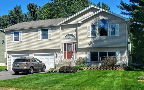 20 Bowdoin Drive Brewer ME 04412