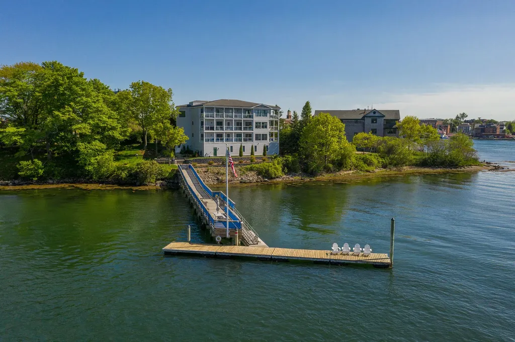 32 Badgers Island W Kittery ME 03904