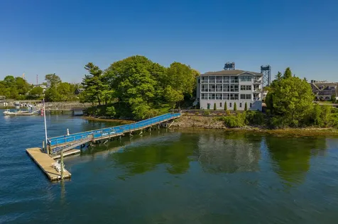 32 Badgers Island W Kittery ME 03904