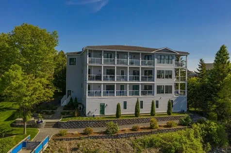 32 Badgers Island W Kittery ME 03904