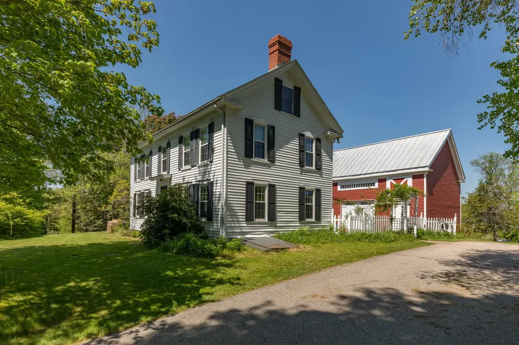 93 Picott Road Kittery ME 03904