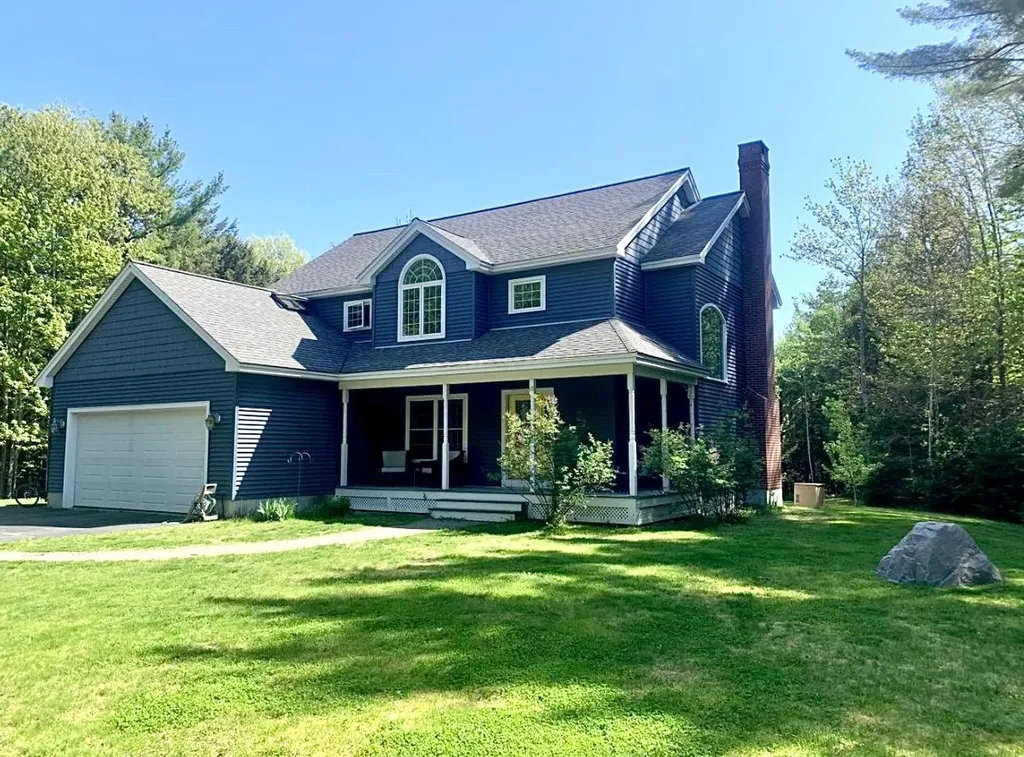 18 Coombs Road Topsham ME 04086