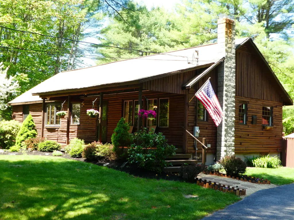289 County Road Gorham ME 04038