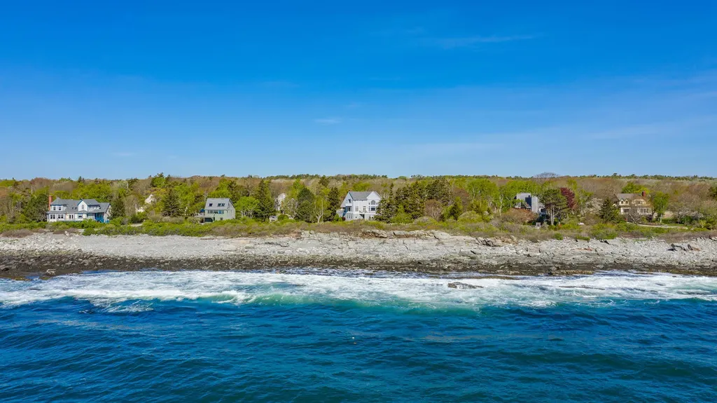 380 Seashore Avenue Portland ME 04108