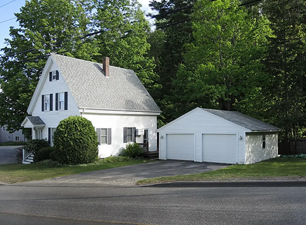 10 Northern Avenue Farmingdale ME 04344