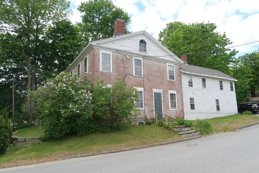 16 Central Street Hallowell ME 04347