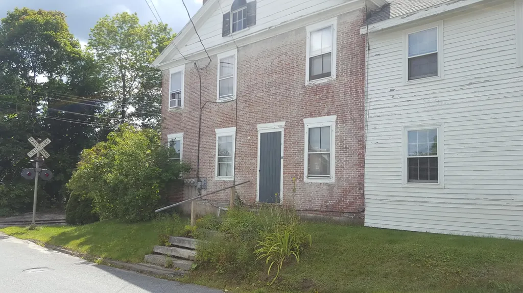 16 Central Street Hallowell ME 04347
